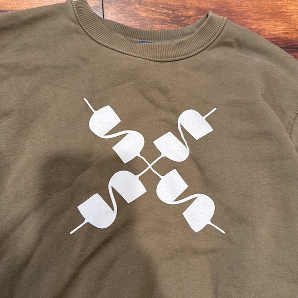 Sweatshirt - Picture 2 of 3